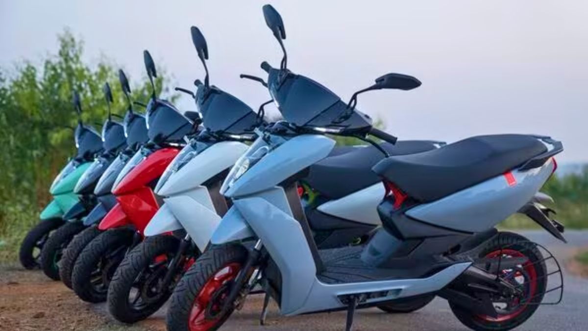 Electric Scooter, EV Scooter, Rizta Electric Scooter, Family Scooter, More Sitting Space, 150 Kilometer Range, 1.50 Lakh Price