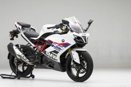 A image of BMW G310 RR With White Background