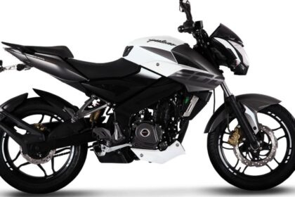 A image of Updated Bajaj Pulsar NS200 in black and white colour with fully white background