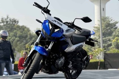 A image of Hero Xtreme 125R in a blue color in bike bike persentation