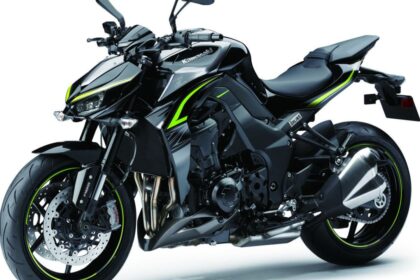 A image of Kawasaki Z1000 R in a mixing colour of Black and Gereen With fully White Background