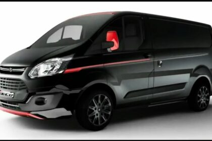 A image of 7 seater car in fully black color of Maruti Suzuki