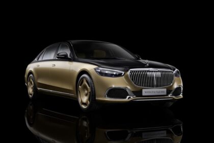 A image of Luxary Mercedes-Mythos in Golden colour With black background