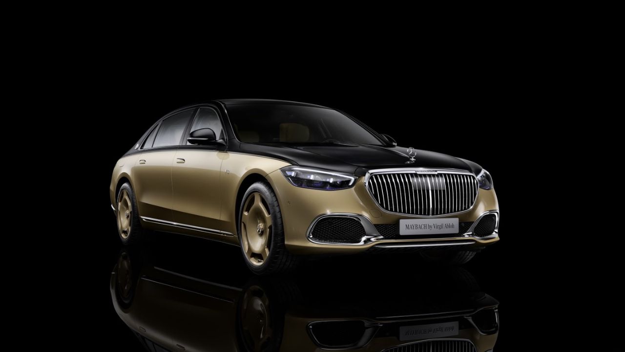 A image of Luxary Mercedes-Mythos in Golden colour With black background