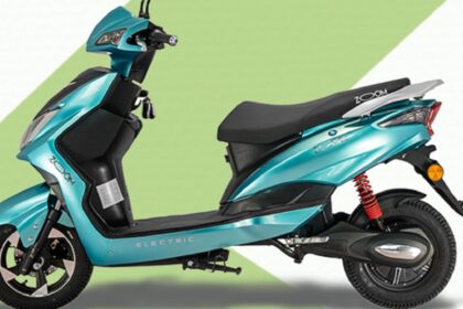 Kinetic Green Zing Electric Scooter, EV Scooter, Electric Scooter, Kinetic Electric Scooter, 250 Watt Motor, 60V 22Ah Battery