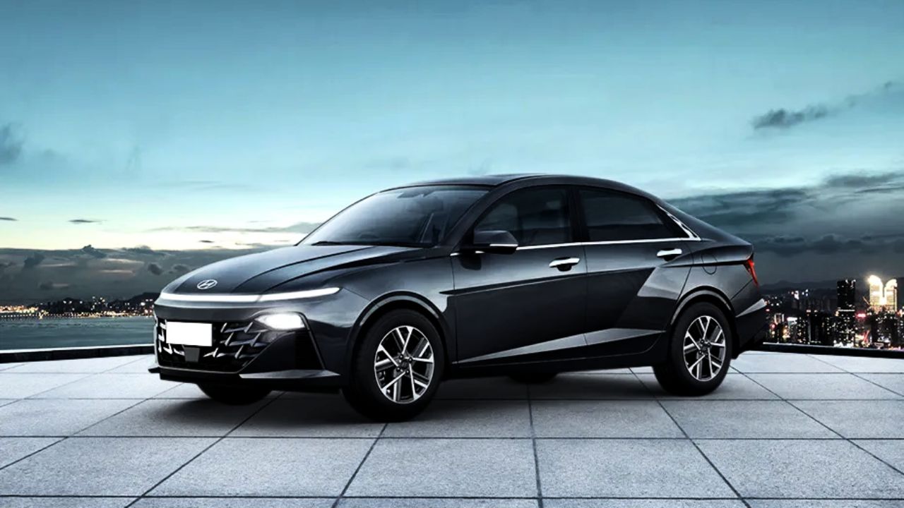 A image of black colour New Hyundai Verna