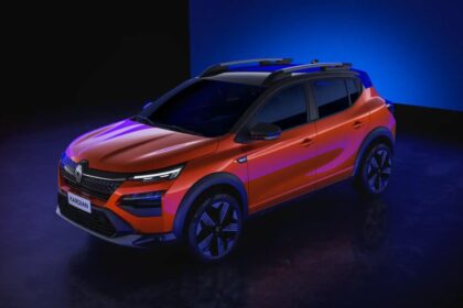 A image of Renault Kiger's car with attractive background