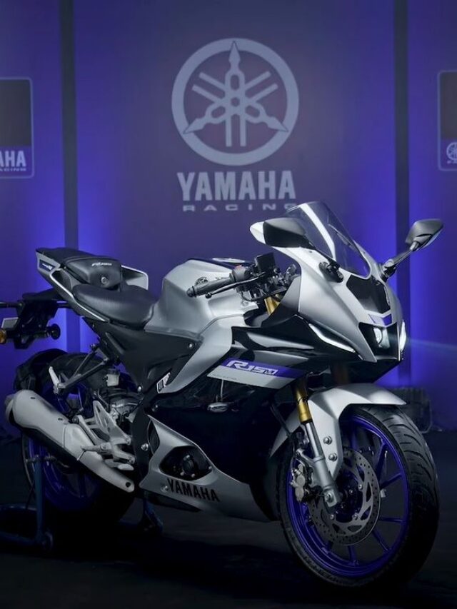 yamaha r15m price, yamaha r15m mileage, yamaha r15m features, yamaha r15m specifications, new yamaha bike, best sports bike under 2 lakhs,