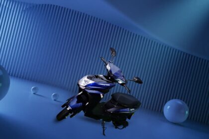 Here is image of Blue colour FUJIYAMA Classic electric scooter With blue background