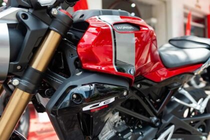 Here is image of Black and red colour Honda SP 160 bike