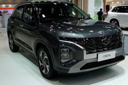 Here is image of black colour Hyundai Creta car which is placed in showroom