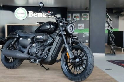 Here is image of black colour Keeway V302C bike which is placed outside of the Benali showroom