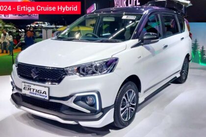 Here is image of White colour Maruti Ertiga Which is placed in showcase event
