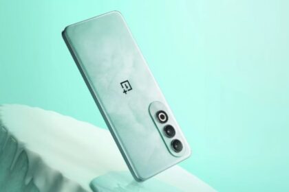 oneplus nord ce 4 lite in mint green color infront of mint color background