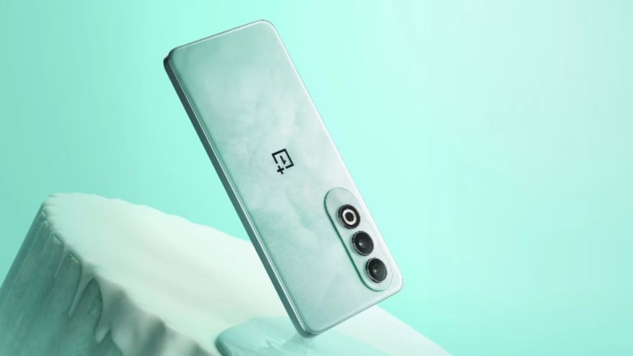 oneplus nord ce 4 lite in mint green color infront of mint color background